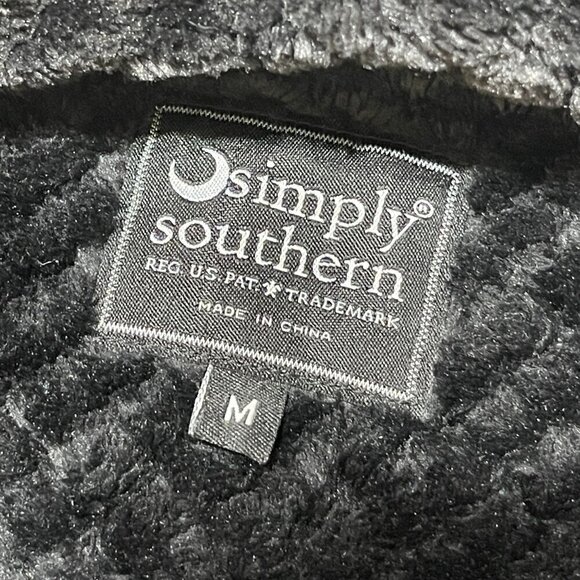 Simply Southern Women's Pullover Sweatshirt Fuzzy Teddy Bear Black Mock Neck M - Picture 4 of 8